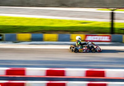 Topul celor mai impresionante mașini/motociclete modificate pentru curse de drag