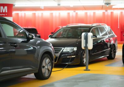 Top 5 mașini hibride și electrice pe care să le iei în considerare în 2024