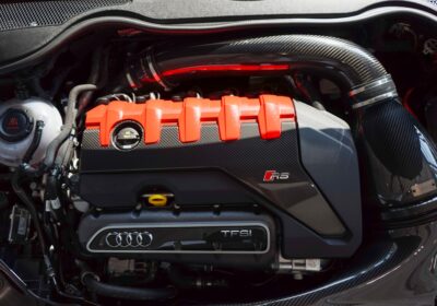 Cum să verifici nivelul de ulei și alte fluide