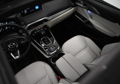 Cum să conduci confortabil: poziția corectă la volan