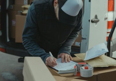 Beneficiile utilizării unui serviciu de transport profesionist pentru marfuri voluminoase și fragile