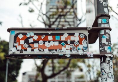 Cum să-ți personalizezi mașina cu autocolante