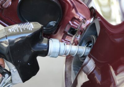 De ce unele mașini consumă ulei fără să lase pete vizibile